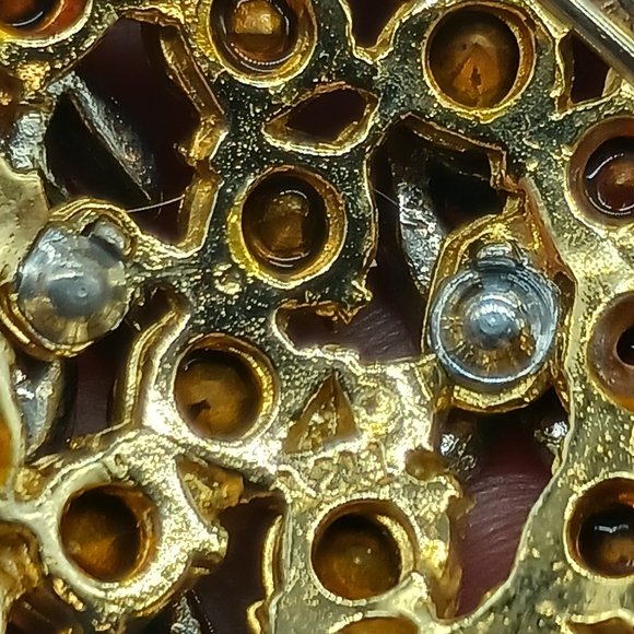 SPHINX VINTAGE🩷💜🤍 BROOCH- - Picture 8 of 9